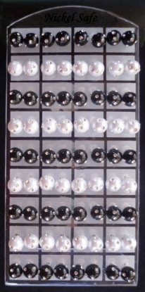 Picture of £1.00 per pair EARRINGS ON STAND (635)