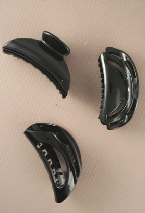 Picture of £1.00  BLACK 8cm BULLDOGS (6) 8860