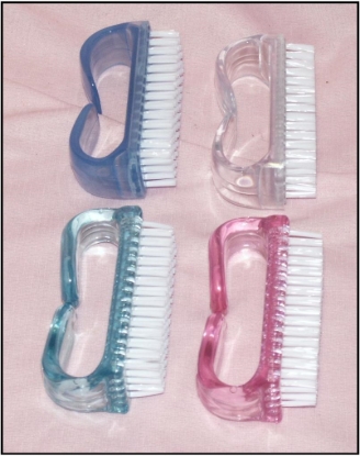 Picture of £1.09 NAIL BRUSH PLASTIC GRIP CARDED (1)