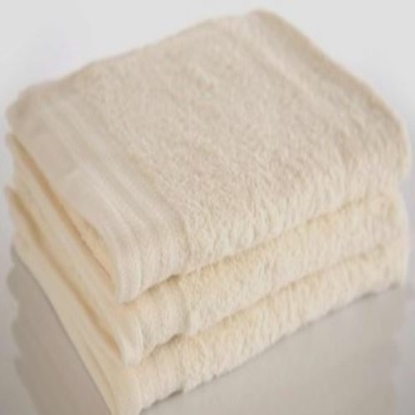 Picture of £0.99 FLANNELS COTTON PLAIN CREAM (12)