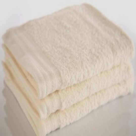 Picture of £0.99 FLANNELS COTTON PLAIN CREAM (12)
