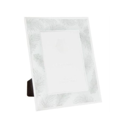 Picture of £6.99 SILVER FEATHER 5x7 FRAMES (6)42864